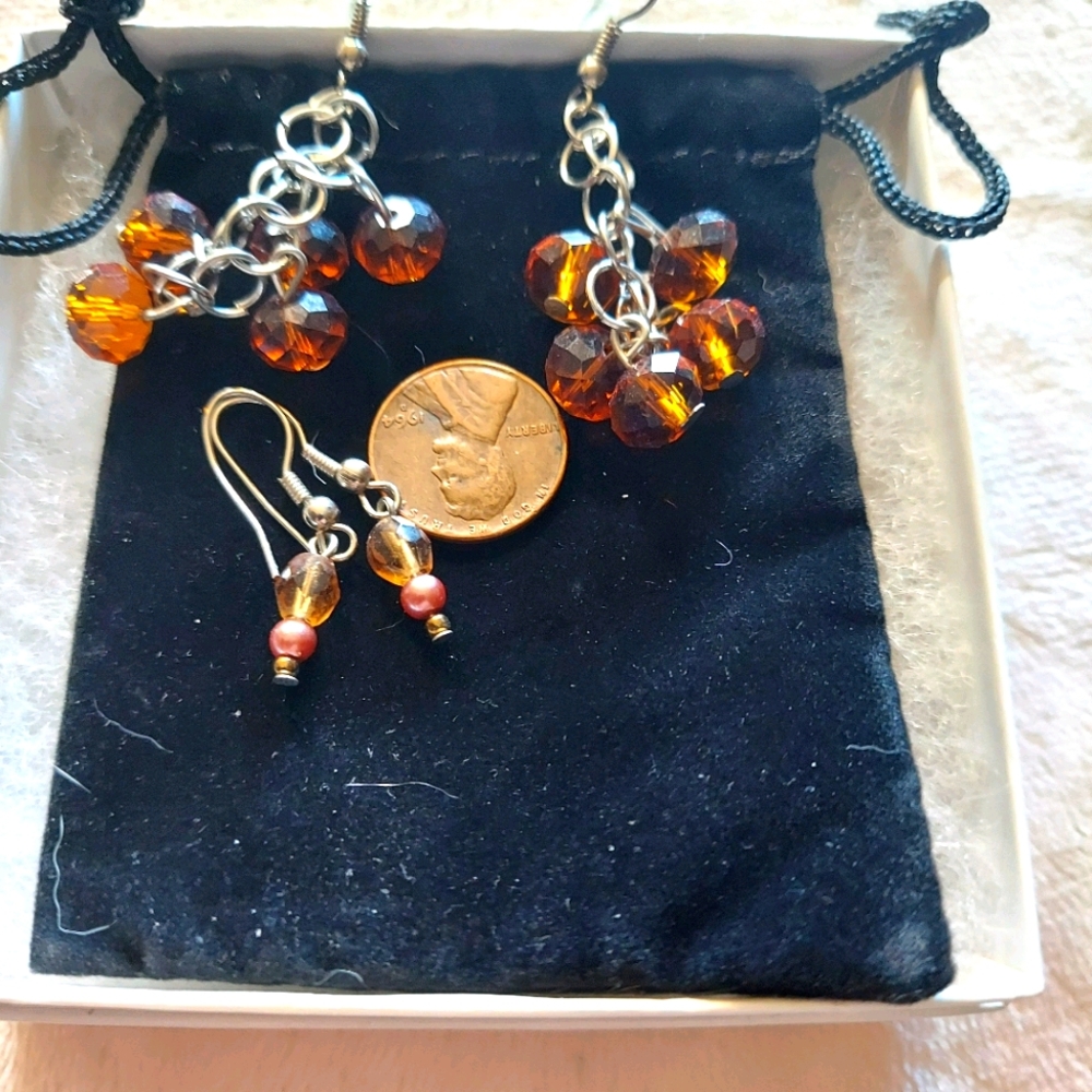 Earring pair